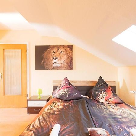 - 3-Bedroom Apartment Luxury: Central & Spacious In Duisburg & Big Tv And Kitchen - Exteriör bild
