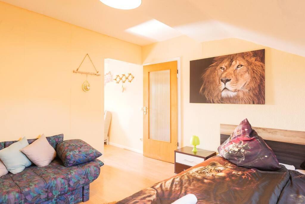 - 3-Bedroom Apartment Luxury: Central & Spacious In Duisburg & Big Tv And Kitchen - Exteriör bild
